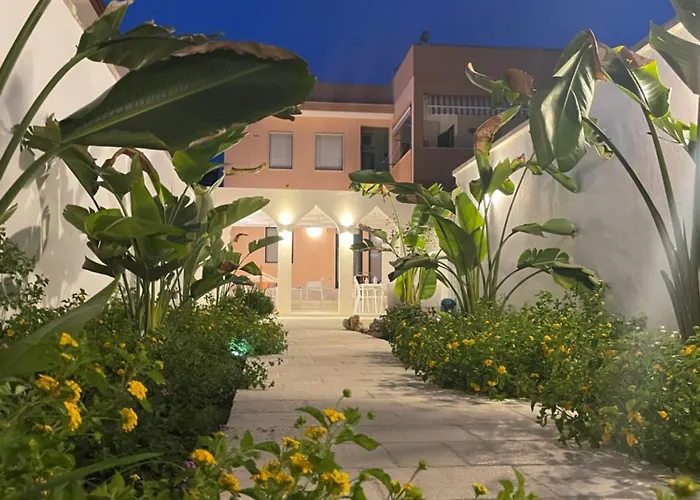 Coccolhouse Bed & Breakfast 4*
