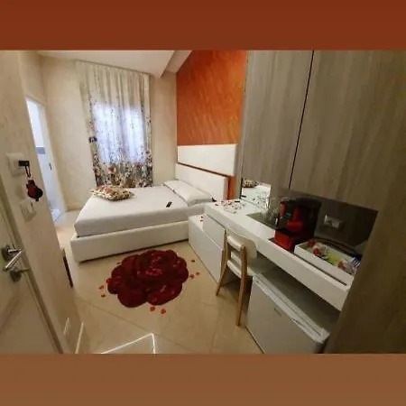 לינה וארוחת בוקר Luxury Coccolhouse סן צ'זריו די לצ'ה