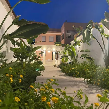 Luxury Coccolhouse Bed & Breakfast *