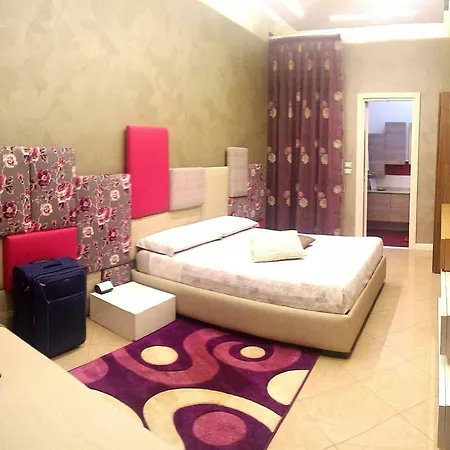Luxury Coccolhouse לינה וארוחת בוקר סן צ'זריו די לצ'ה