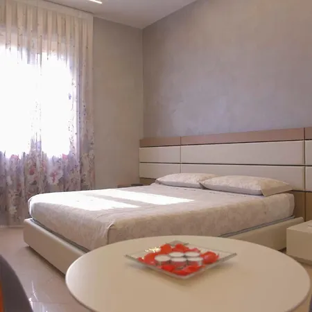 לינה וארוחת בוקר Luxury Coccolhouse סן צ'זריו די לצ'ה